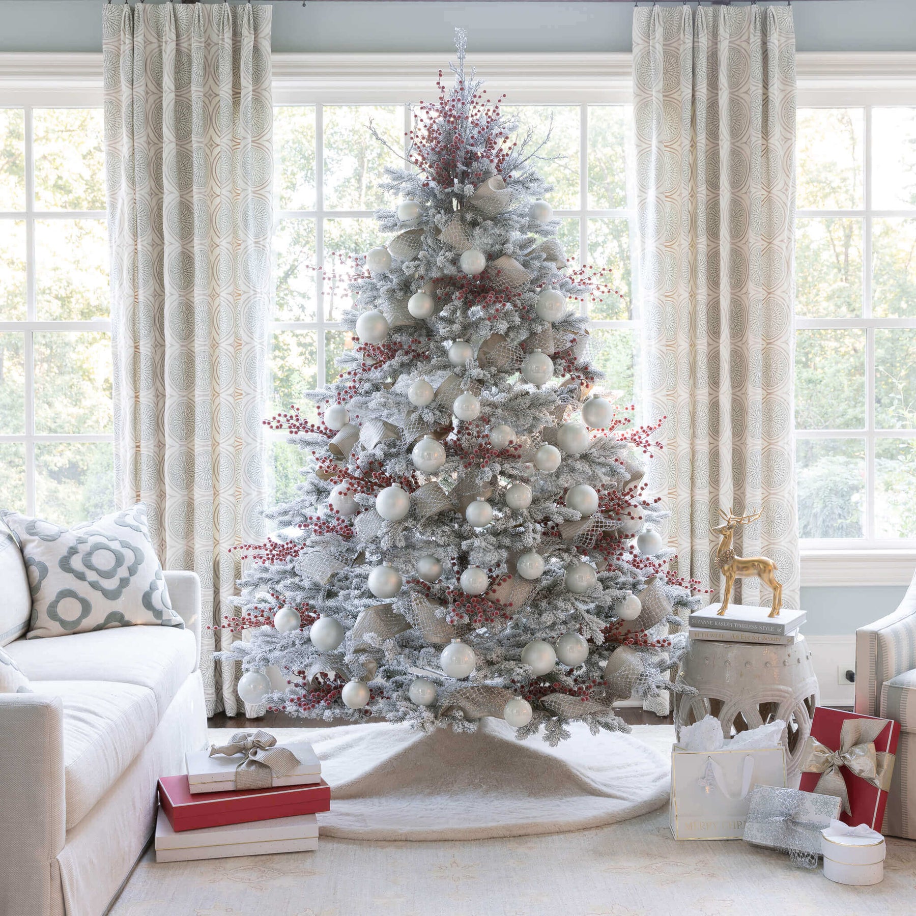 Conjunto de Bolas Natalinas Brancas em Vidro (24 Peças)