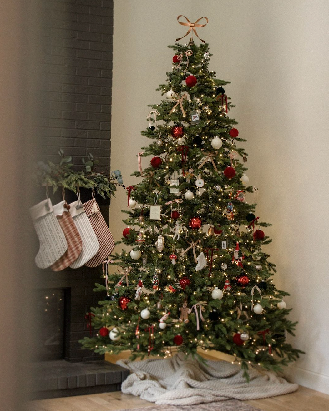 Árvore Montanha Dourada com 900 Luzes Quentes