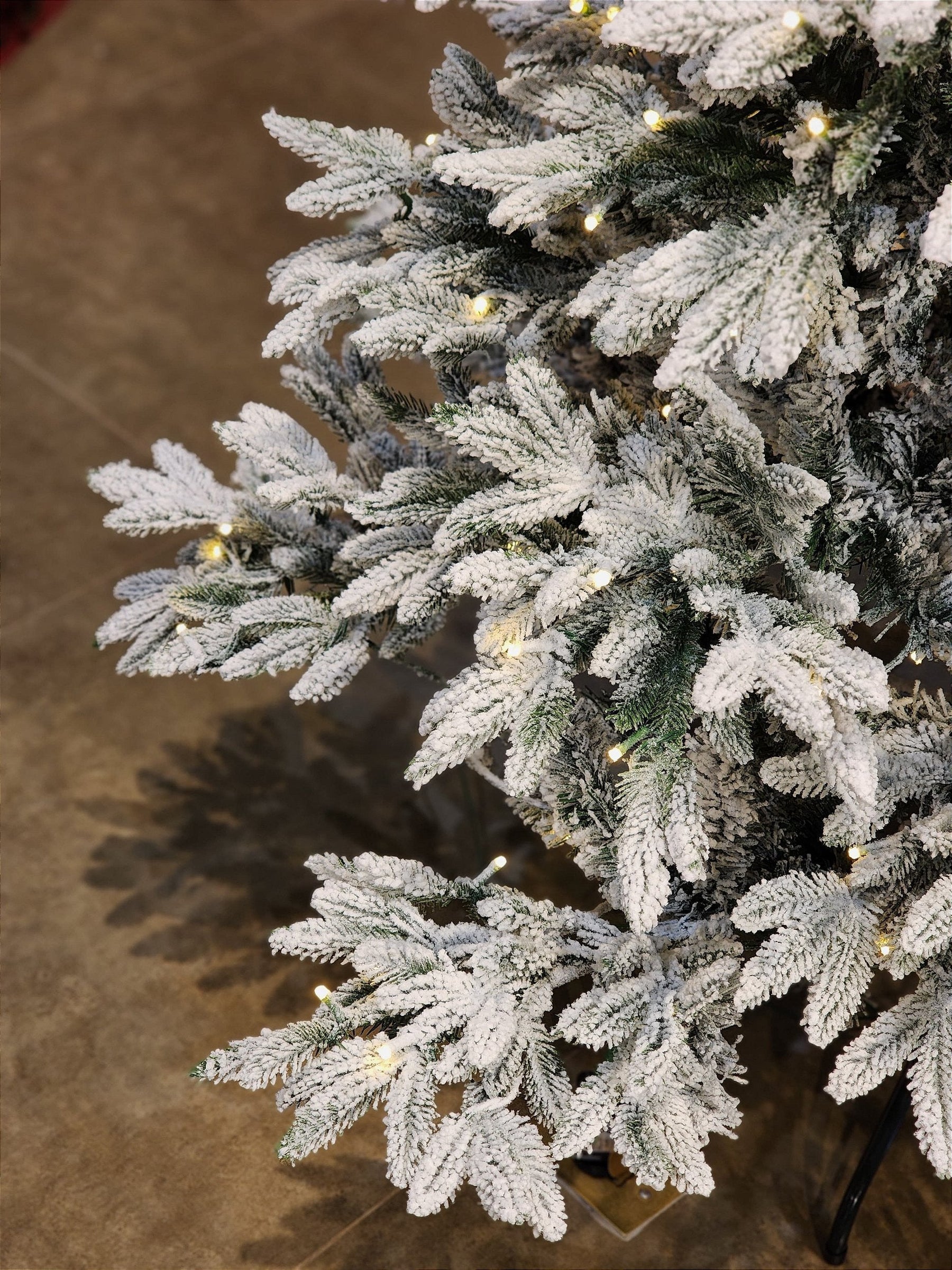 ÁRVORE NEVADA MENDOZA COM LEDS WARM