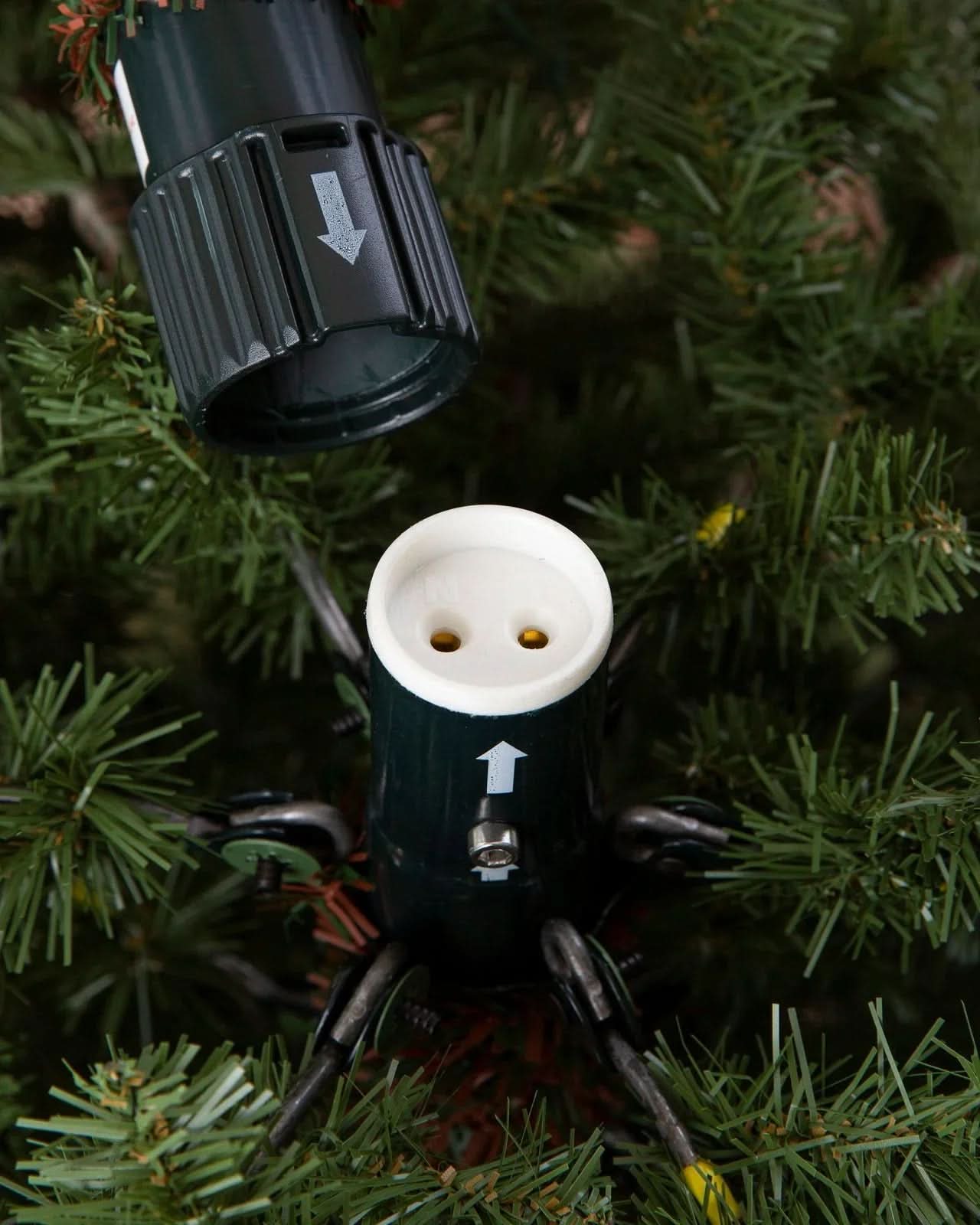 Árvore de Natal Verde Tradicional com Galhos Articulados, Suporte Metálico e Micro LEDs Embutidos